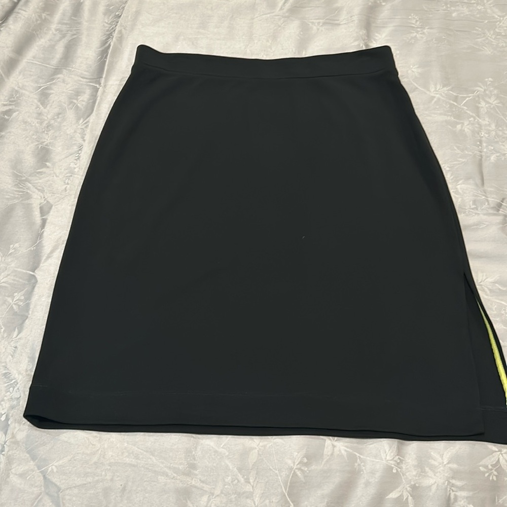 Lida Baday Black unlined side slit skirt. Large.